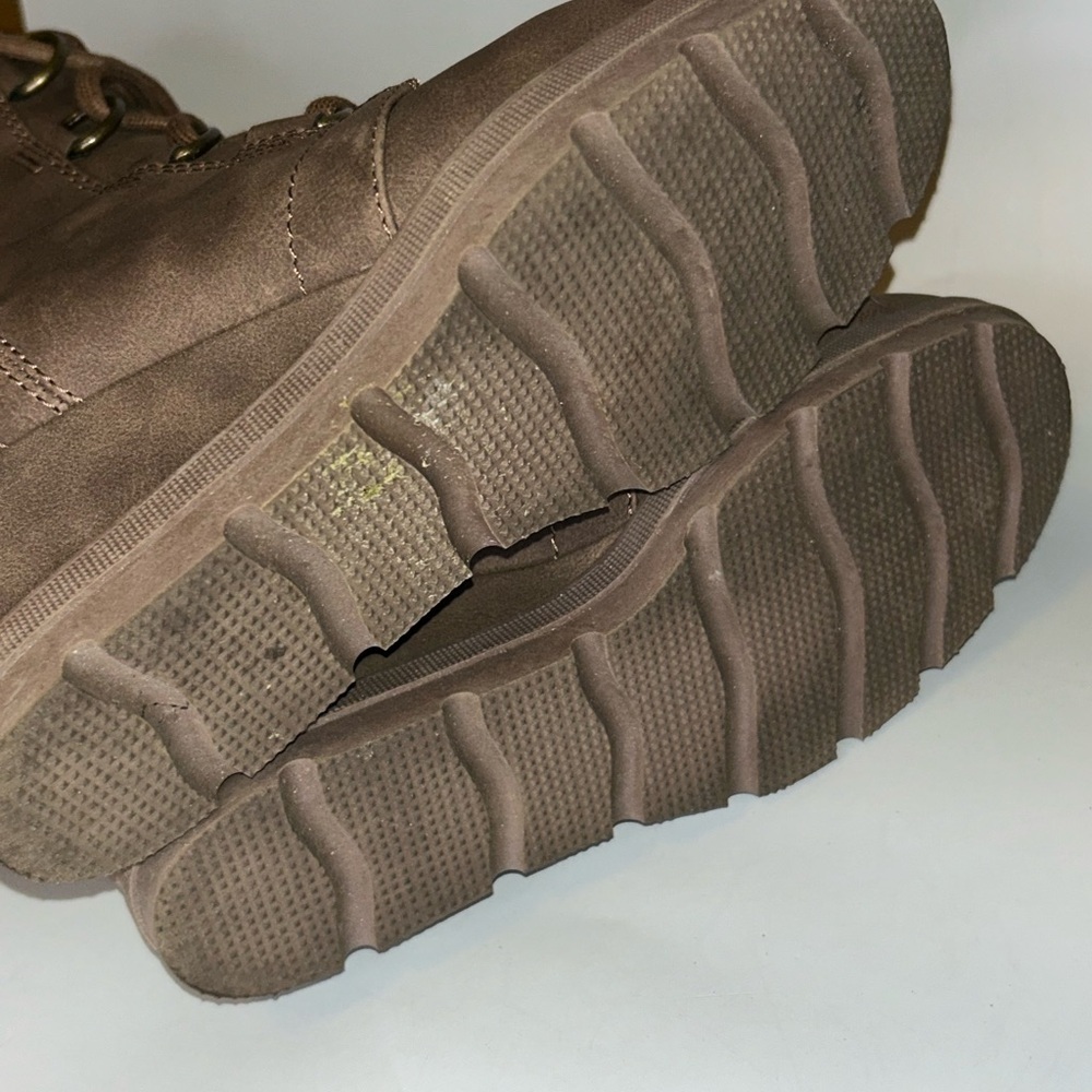 Pre loved kohls Adelia  leather lace wedge bootie - Picture 9 of 9
